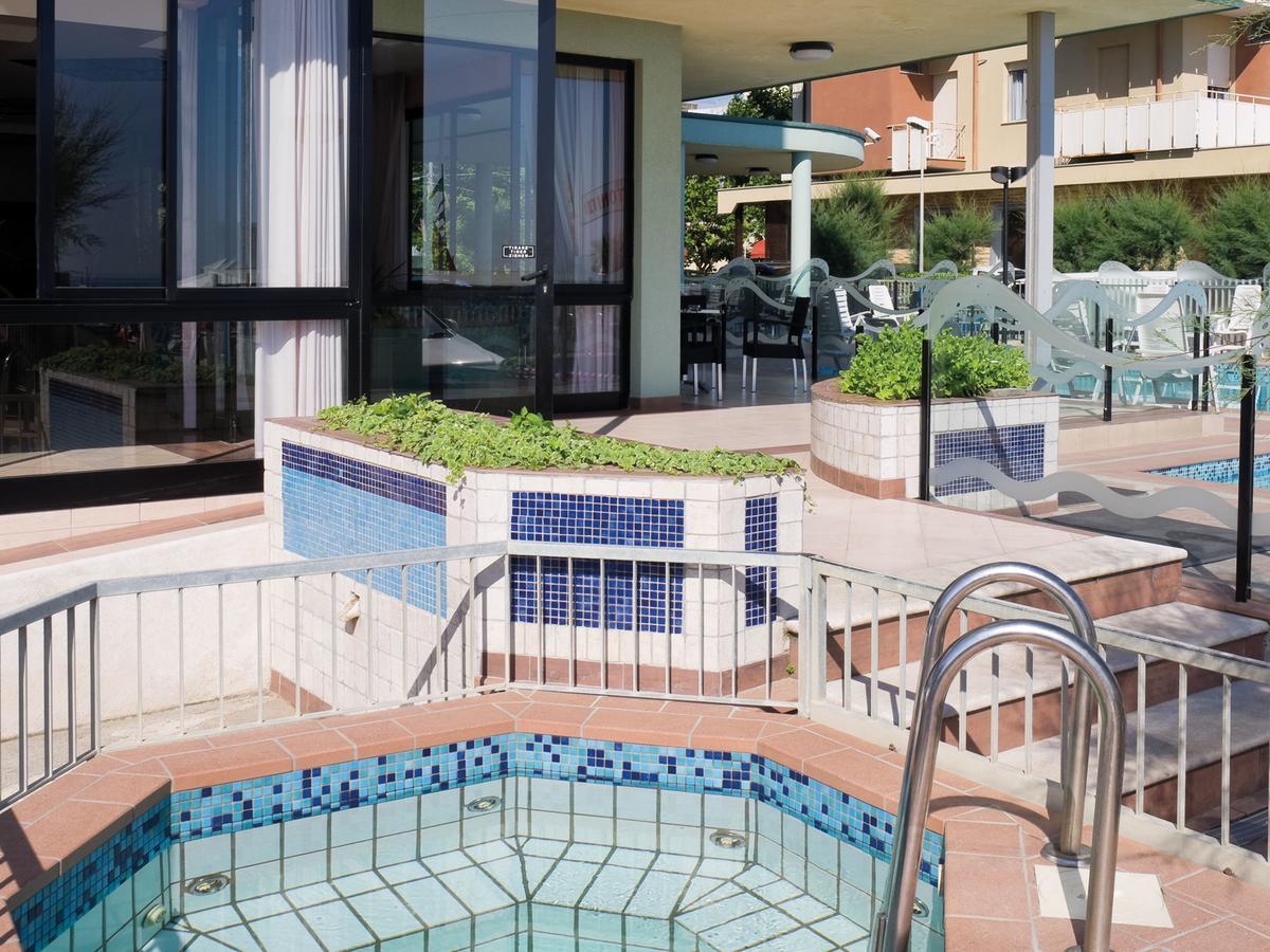 Hotel Universal เบลลาเรีย-อีเจอา มารีนา ภายนอก รูปภาพ