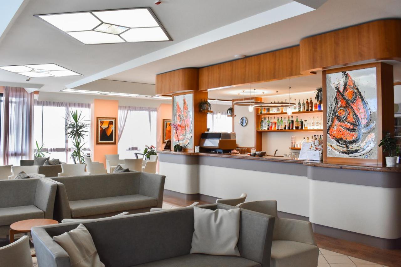 Hotel Universal เบลลาเรีย-อีเจอา มารีนา ภายนอก รูปภาพ