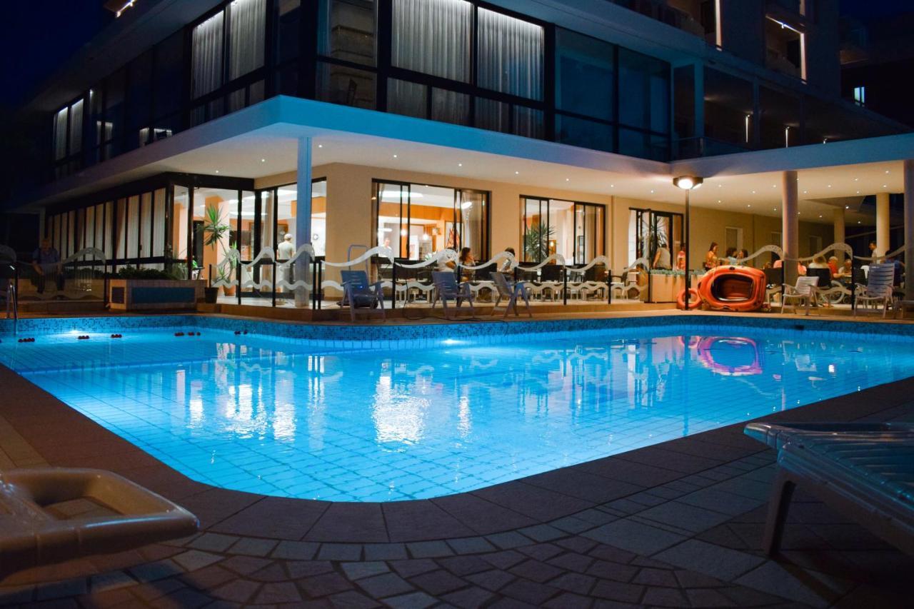 Hotel Universal เบลลาเรีย-อีเจอา มารีนา ภายนอก รูปภาพ